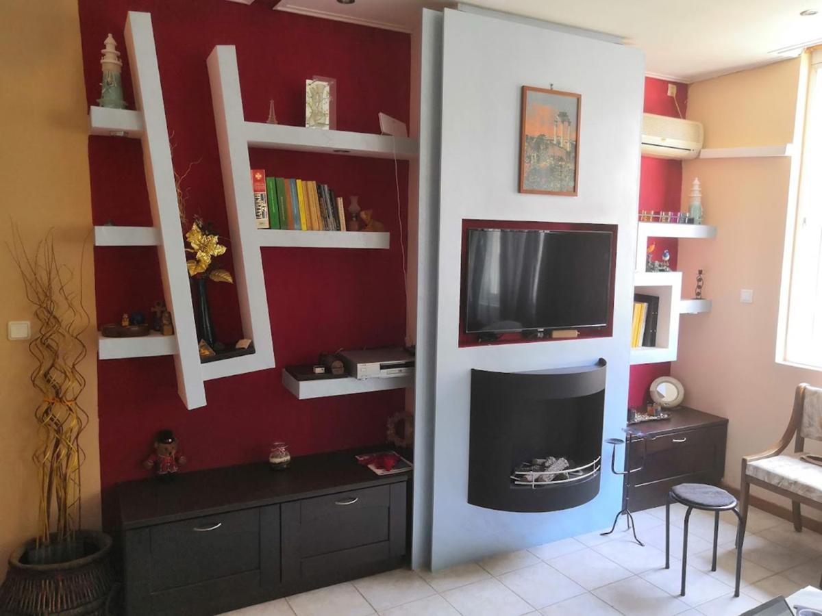 Beautiful And Cozy Appartment In Dafnh, Athens Exterior photo
